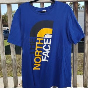 Mens North Face shirt size (XL)